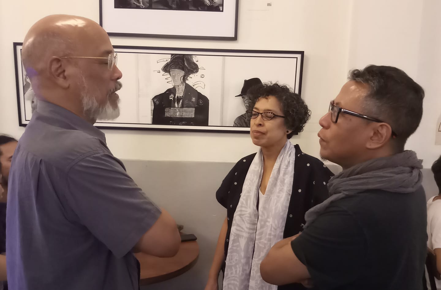 Tara, Ubiet, Nirwan, di Kedai Tjikini.